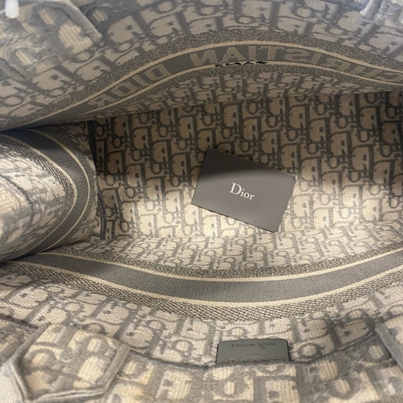 Dior Obllque Book Tote - Picture 7 of 11